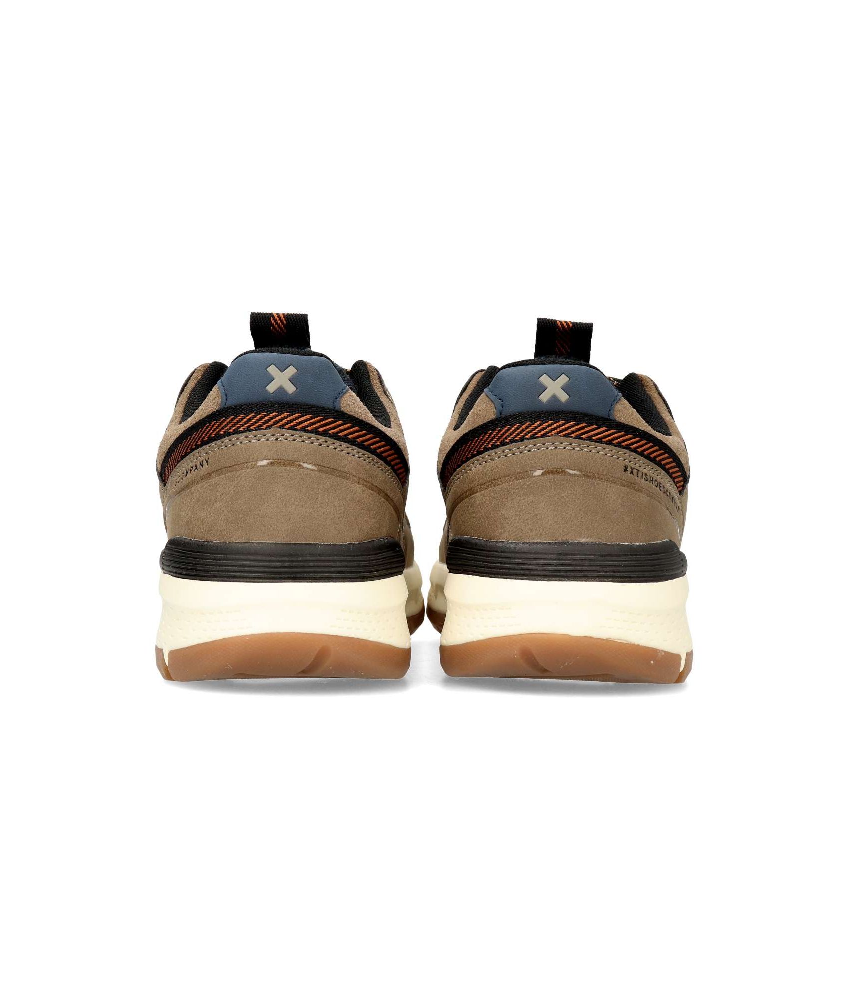 ZAPATILLA DE HOMBRE XTI 141630 CAMEL CORDÓN