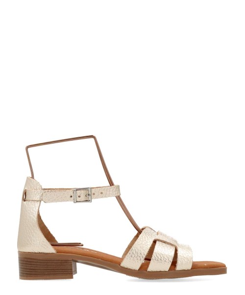 VANESSA Sandalia metalizada tiras cruzadas