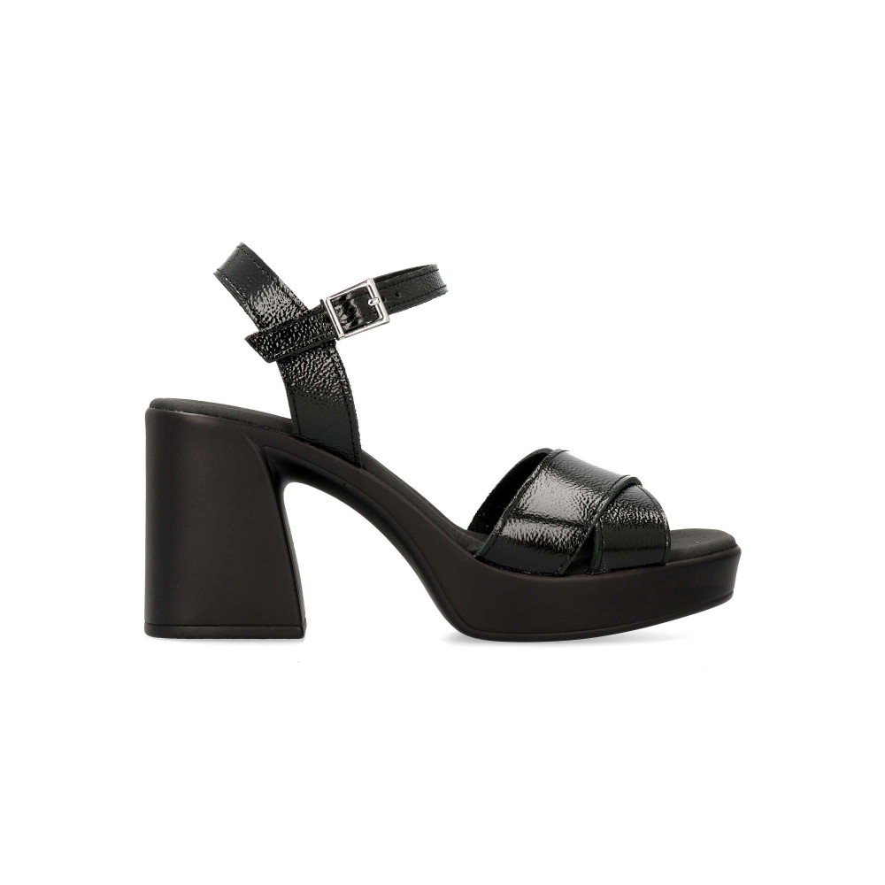VANESSA Sandalia piel confort negra tacon ancho