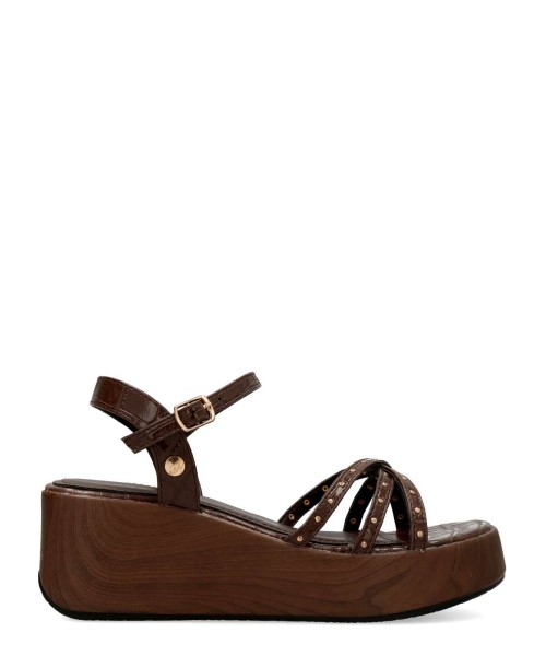 ISTERIA Sandalia confort plataforma y tachas