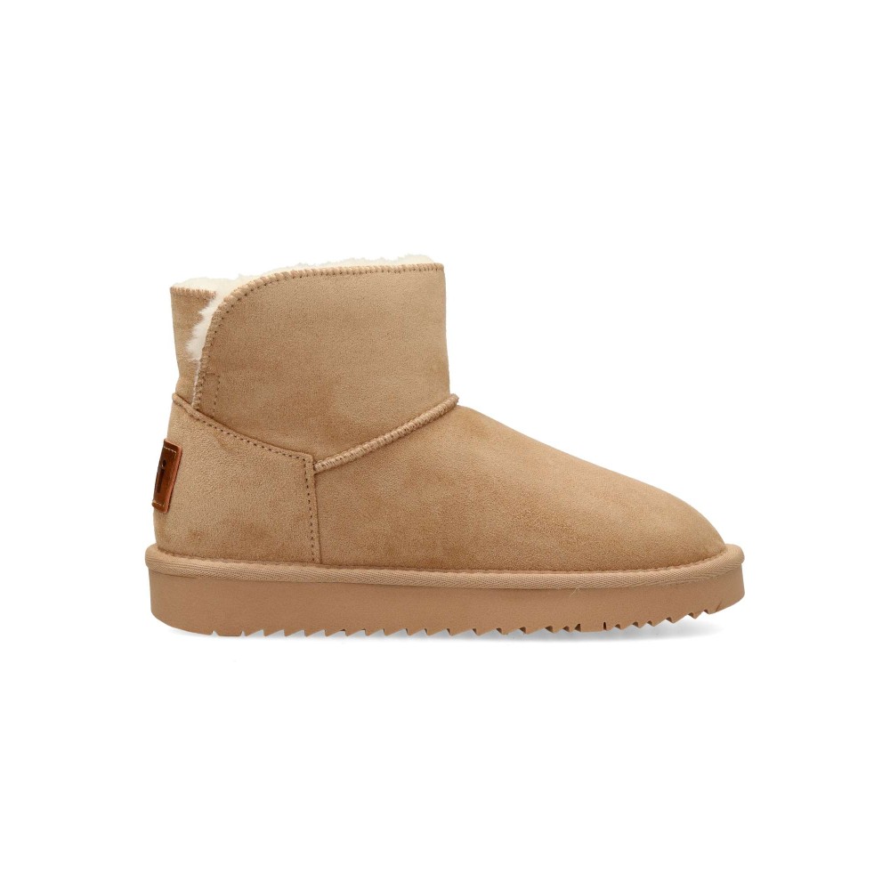 XTI Bota australiana cálida y cómoda